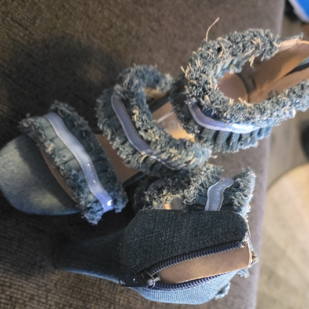 Stylish Frayed Denim Heels